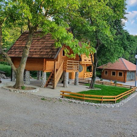 Bed and Breakfast Vodopad Lisine Strmosten Exterior foto