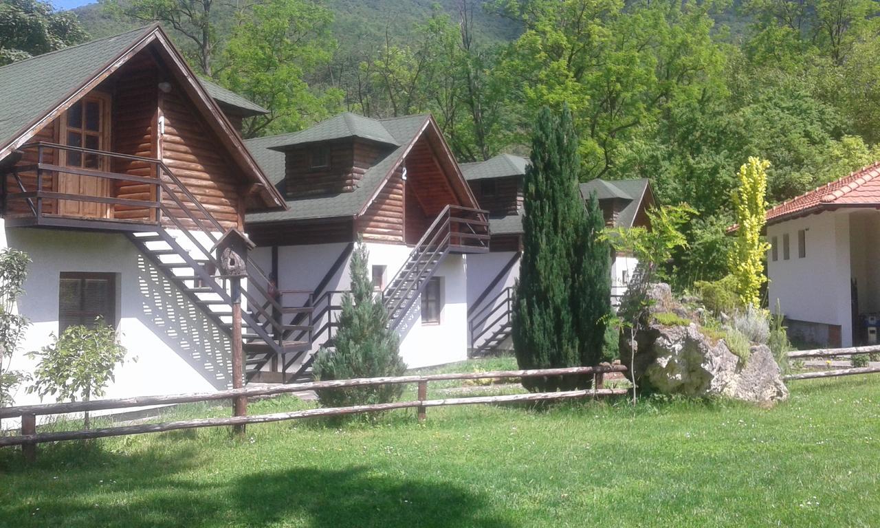 Bed and Breakfast Vodopad Lisine Strmosten Exterior foto