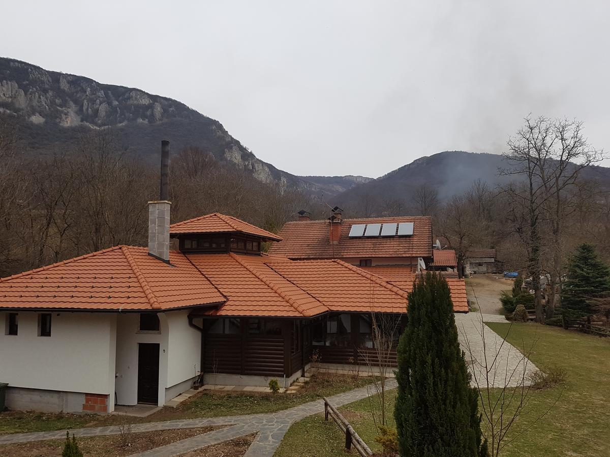 Bed and Breakfast Vodopad Lisine Strmosten Exterior foto