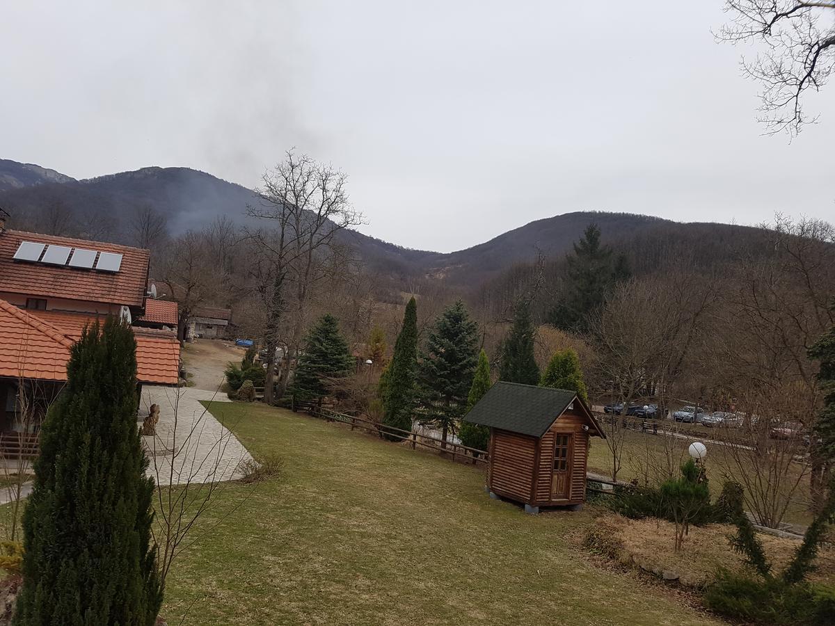 Bed and Breakfast Vodopad Lisine Strmosten Exterior foto
